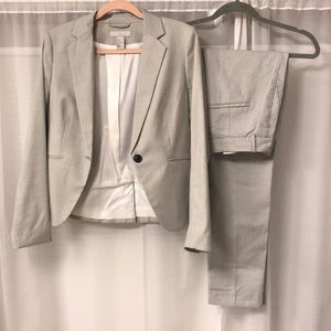 Light Grey Suit Blazer & Pants!✨